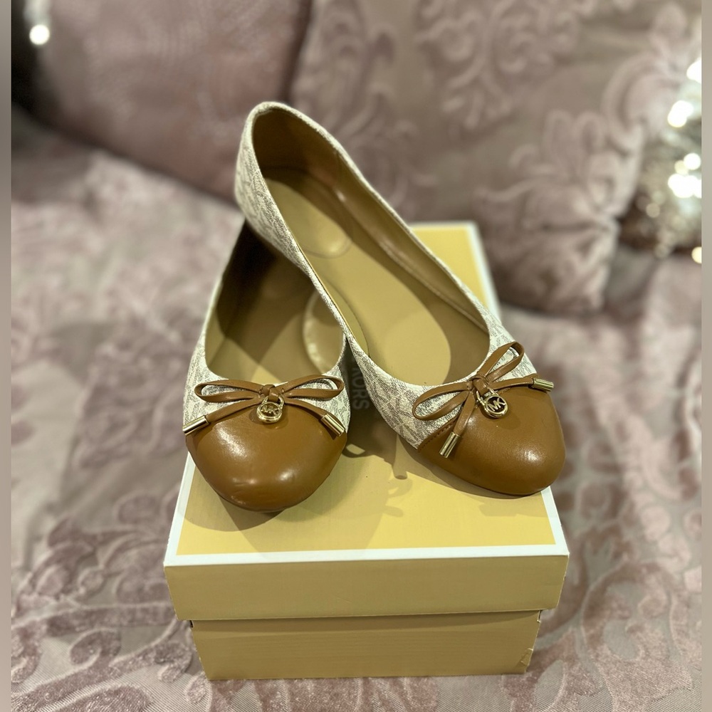 Michael Kors Ballet Flats in Brown and Cream